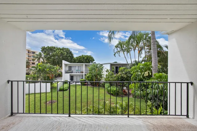 $400,000 | 382 Golfview Road, Unit C, North Palm Beach, FL 33408