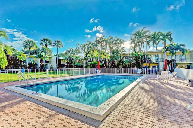 $400,000 | 382 Golfview Road, Unit C, North Palm Beach, FL 33408