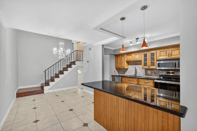 $400,000 | 382 Golfview Road, Unit C, North Palm Beach, FL 33408