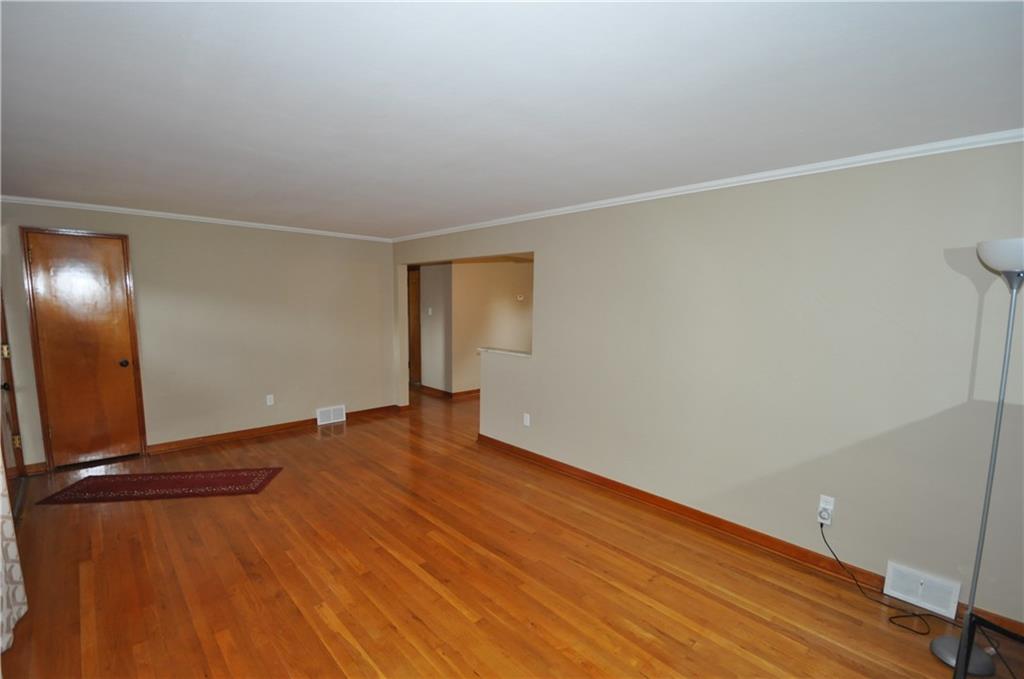 4301 Reece Drive Pittsburgh, PA 15227 - Photo 3 of 21 Living Room