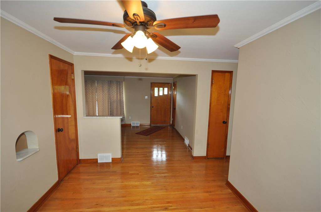 4301 Reece Drive Pittsburgh, PA 15227 - Photo 5 of 21 Dining Room