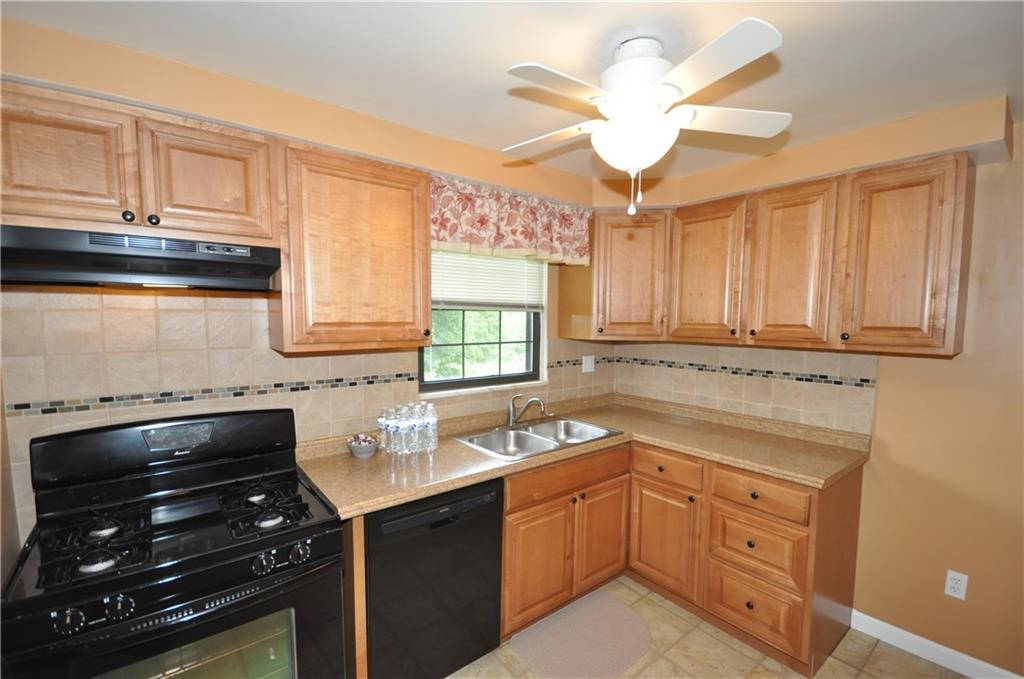 4301 Reece Drive Pittsburgh, PA 15227 - Photo 6 of 21 Kitchen