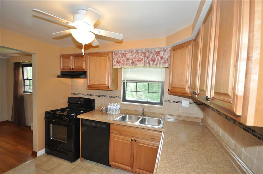 4301 Reece Drive Pittsburgh, PA 15227 - Photo 7 of 21 Kitchen