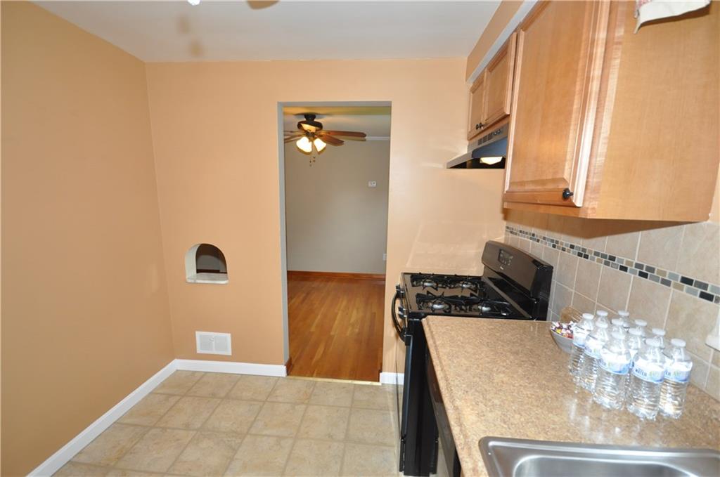 4301 Reece Drive Pittsburgh, PA 15227 - Photo 9 of 21 Kitchen