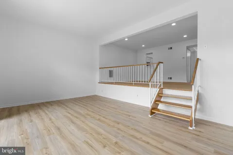 $600,000 | 166 New Mark Esplanade, Rockville, MD 20850