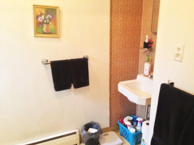 2600 Brodhead Road Aliquippa, PA 15001 - Photo 8 of 22 Full Bath