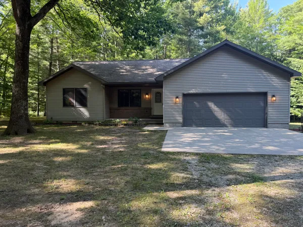 $330,000 | 4754 White Pine Lane, Cadillac, MI 49601