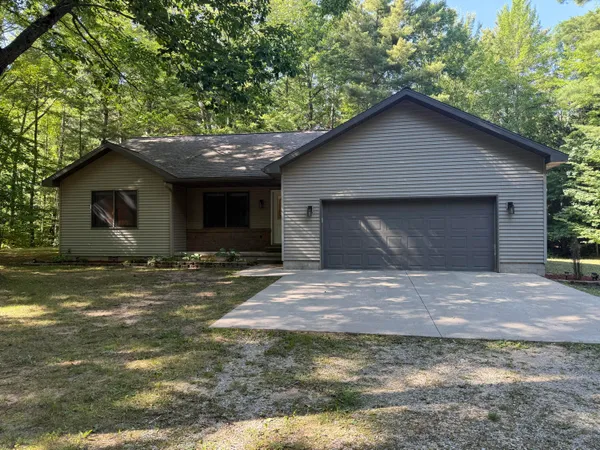 $330,000 | 4754 White Pine Lane, Cadillac, MI 49601