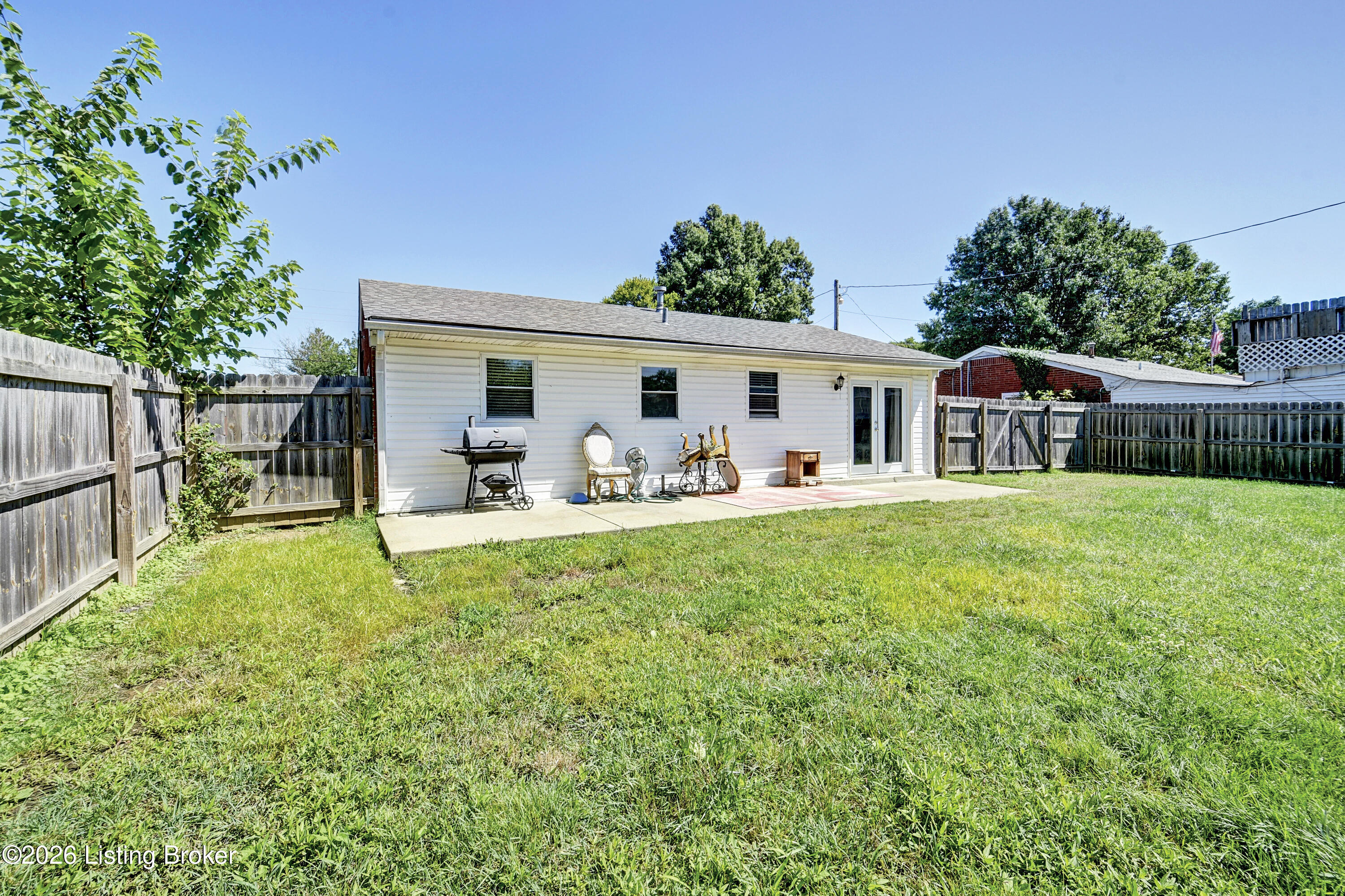 323 Meadowood Road Louisville, KY 40229 - Photo 25 of 25 _DSC8181_2_3_4_5