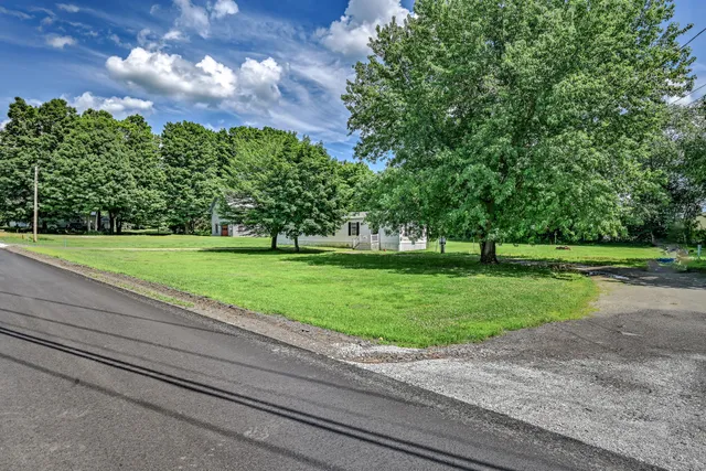 $189,750 | 175-179 Maple Avenue, Farmington, ME 04938