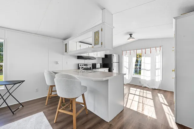 $189,750 | 175-179 Maple Avenue, Farmington, ME 04938