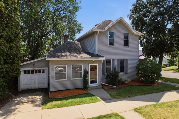 $260,000 | 351 East 8th Street, Winona, MN 55987