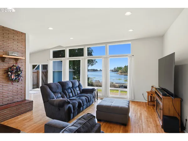 $499,000 | 654 Madrona Avenue, Port Orford, OR 97465