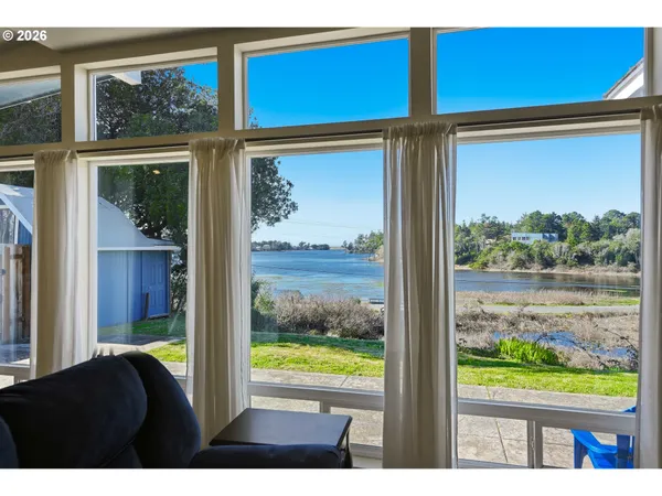 $499,000 | 654 Madrona Avenue, Port Orford, OR 97465