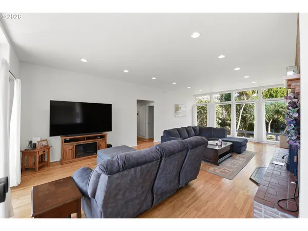 $499,000 | 654 Madrona Avenue, Port Orford, OR 97465