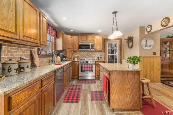 $374,900 | 10017 Mallory Road, New Hartford, NY 13413