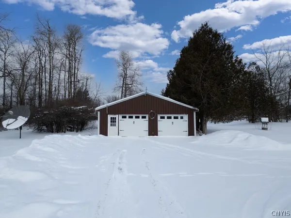 $374,900 | 10017 Mallory Road, New Hartford, NY 13413