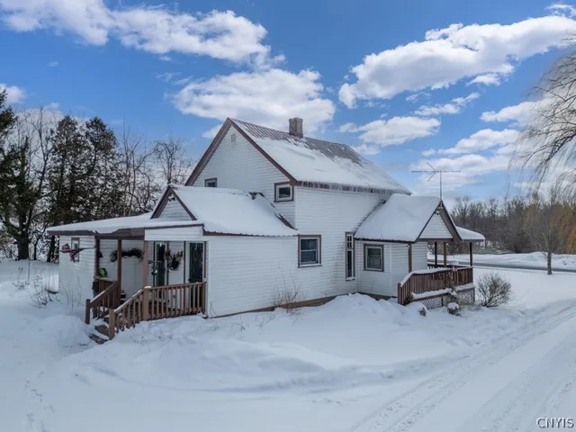 $399,900 | 10017 Mallory Road, New Hartford, NY 13413