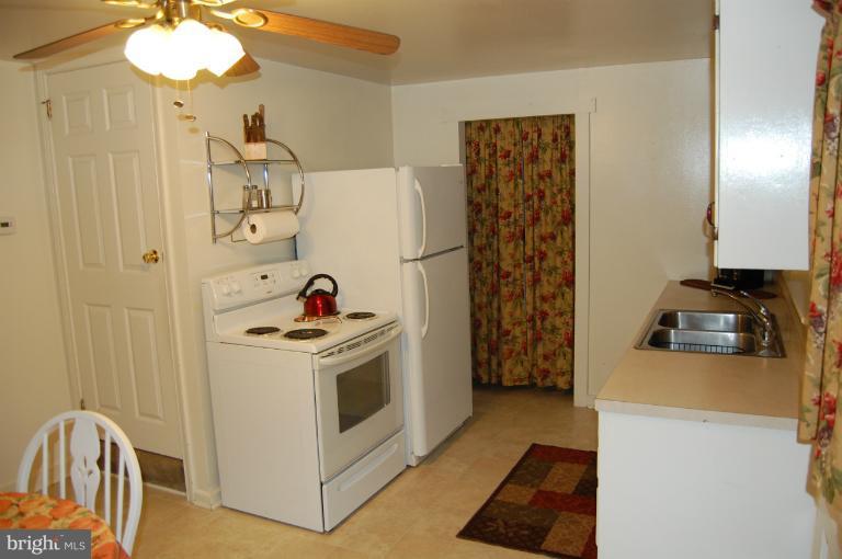 8316 Barnes Road Boonsboro, MD 21713 - Photo 3 of 15 Kitchen