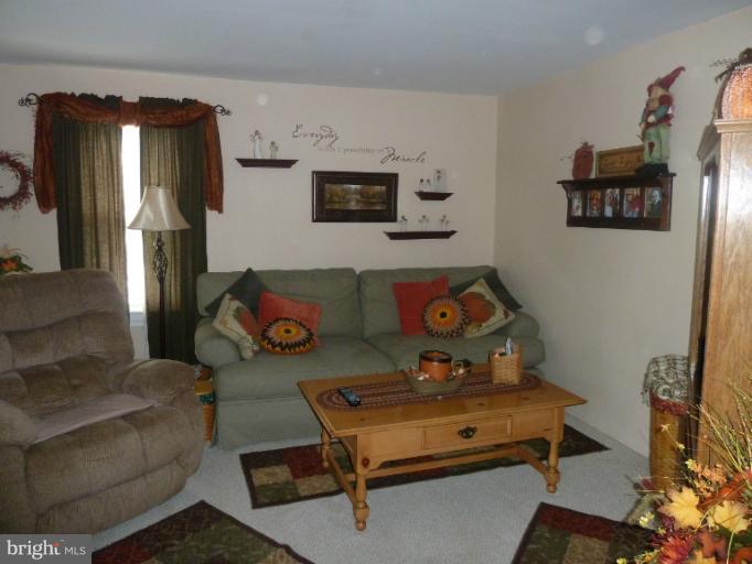 8316 Barnes Road Boonsboro, MD 21713 - Photo 7 of 15 Living Room