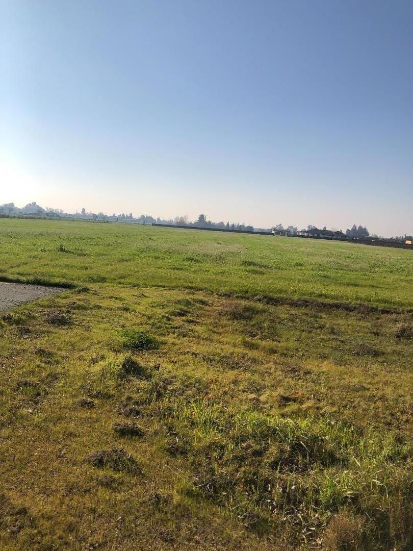 23487 North Tretheway Road Acampo, CA 95220 - Photo 2 of 6