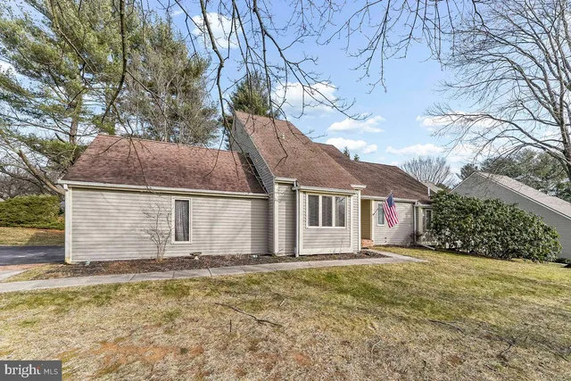 a front view of house with yard