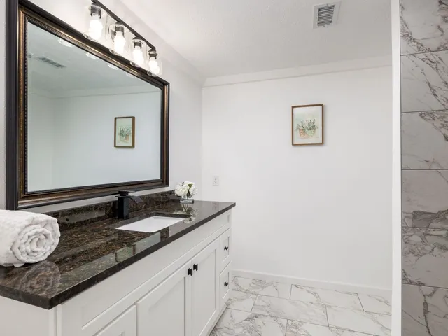 a view of utility room