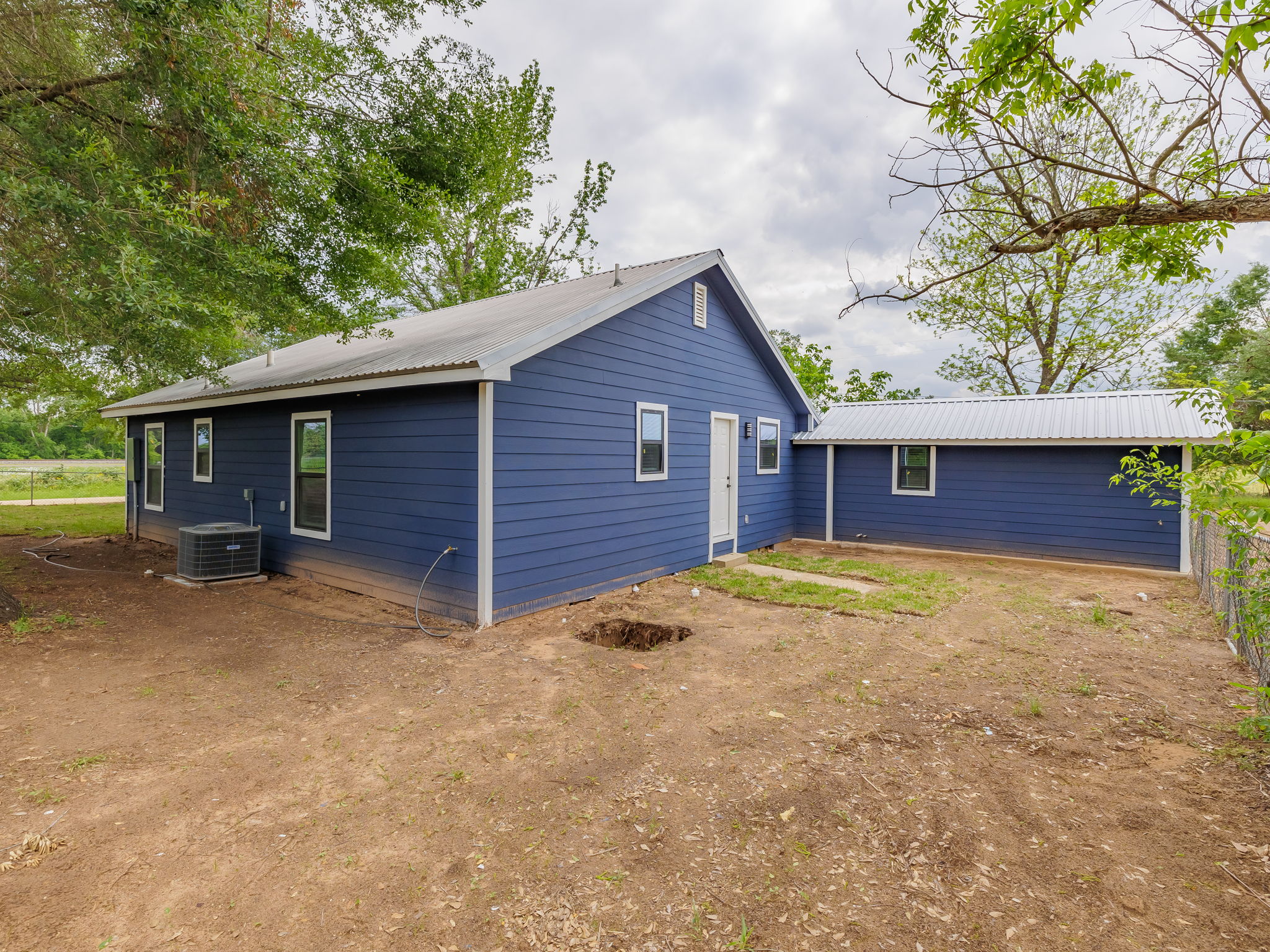 202 North Arendell Gause, TX 77857 - Photo 23 of 30 a view of outdoor space yard and garage