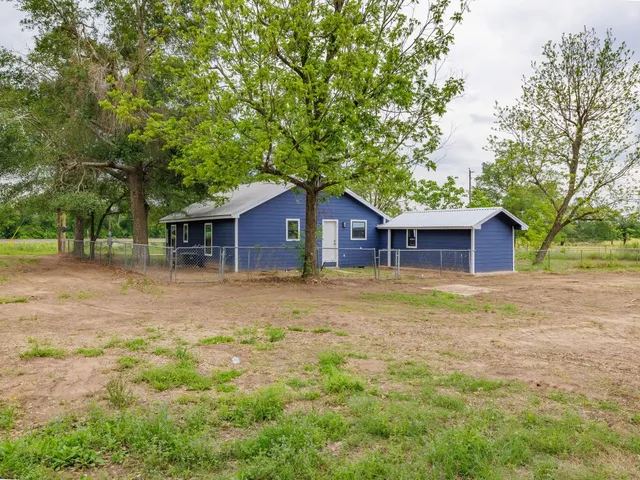 a view of outdoor space yard and garage