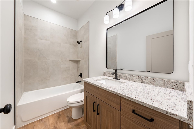 1491 East Centaurus Way, Unit 86 Washington, UT 84780 - Photo 19 of 26 Full bathroom featuring vanity, shower / bathtub combination, and light wood finished floors