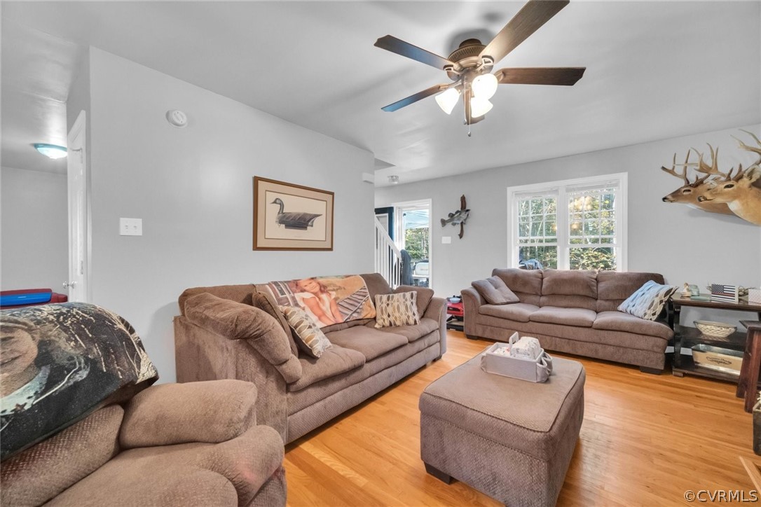 11619 Corte Castle Road Chesterfield, VA 23838 - Photo 4 of 18 a living room with furniture and a large window