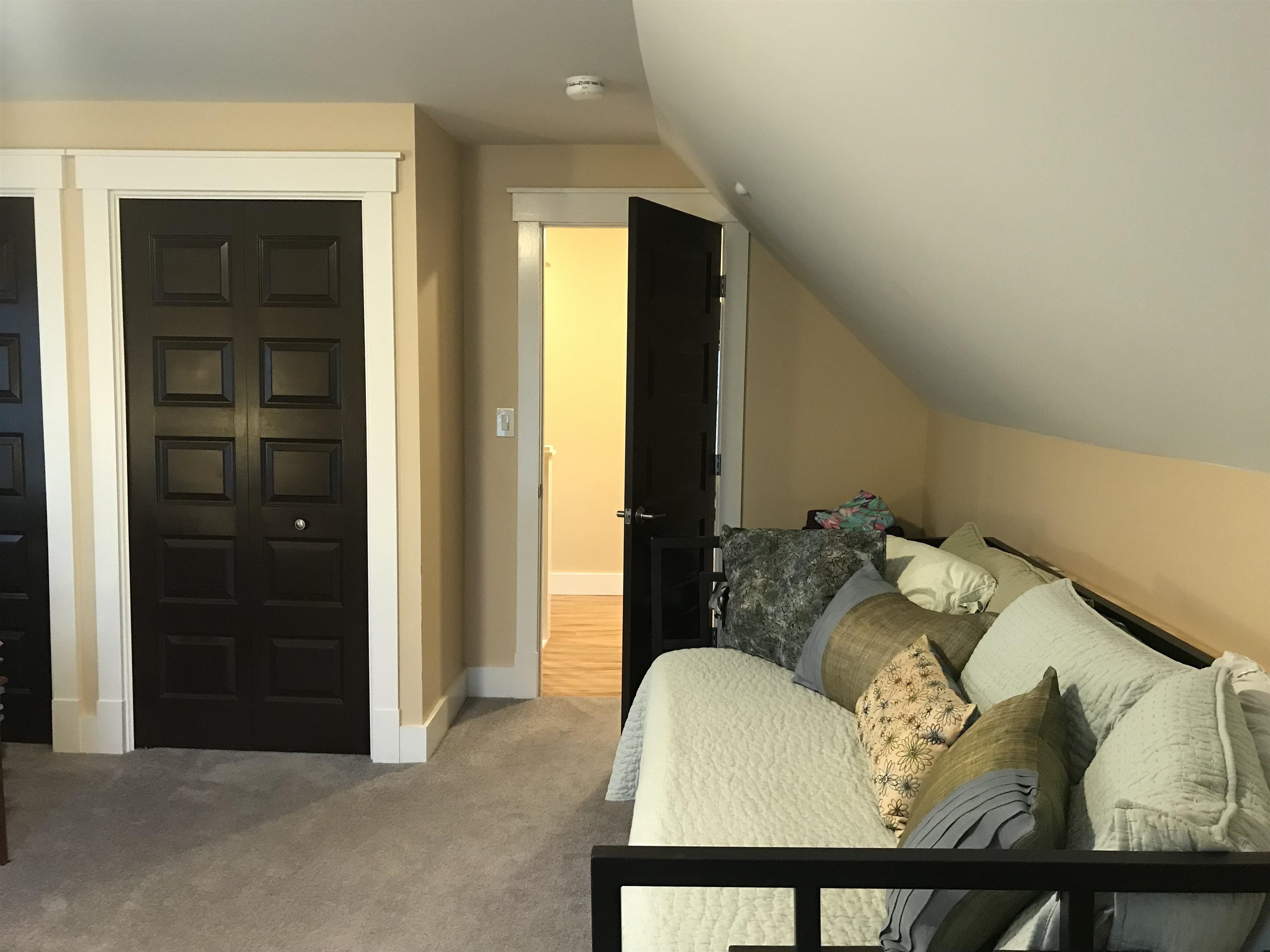 39 Pine Street Rutland, VT 05701 - Photo 14 of 39