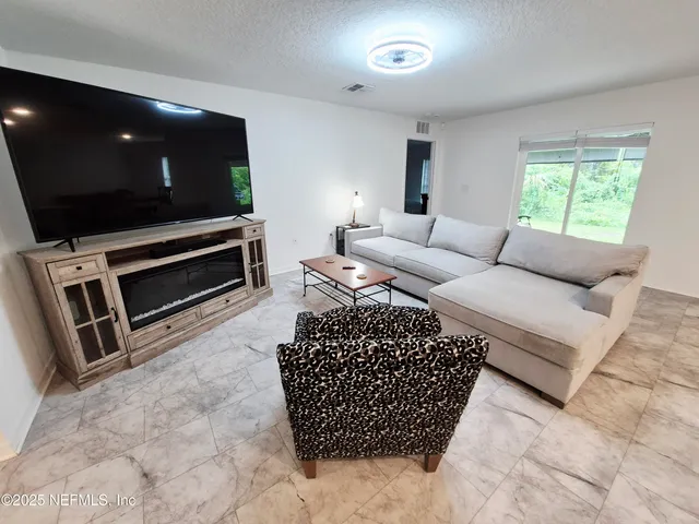 $275,000 | 497 Live Oak Loop, Crescent City, FL 32112