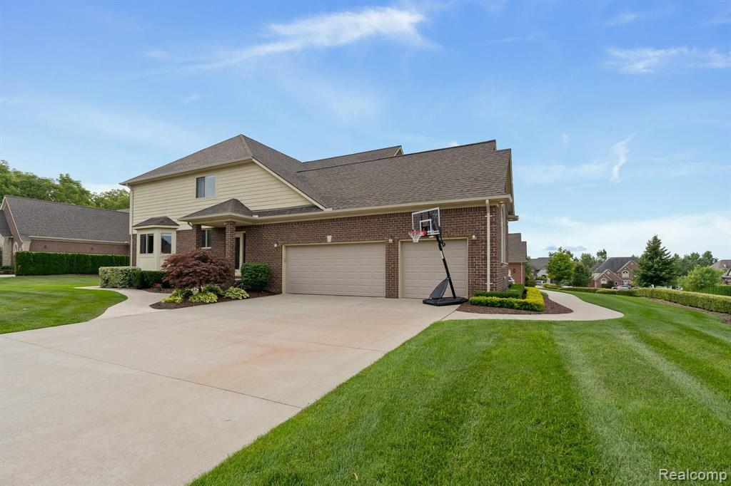 1391 Traceky Drive Rochester Hills, MI 48306 - Photo 2 of 47