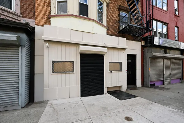 $2,000 | 186 Ocean Avenue, Jersey City, NJ 07305