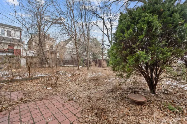 a car parked in front of a building