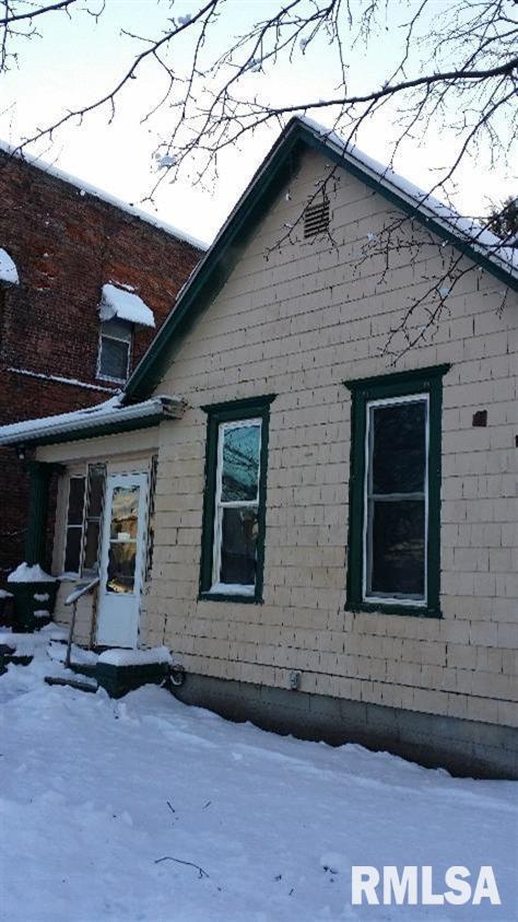 404 North 3rd Street Clinton, IA 52732 - Photo 3 of 21 Gallery Image 3