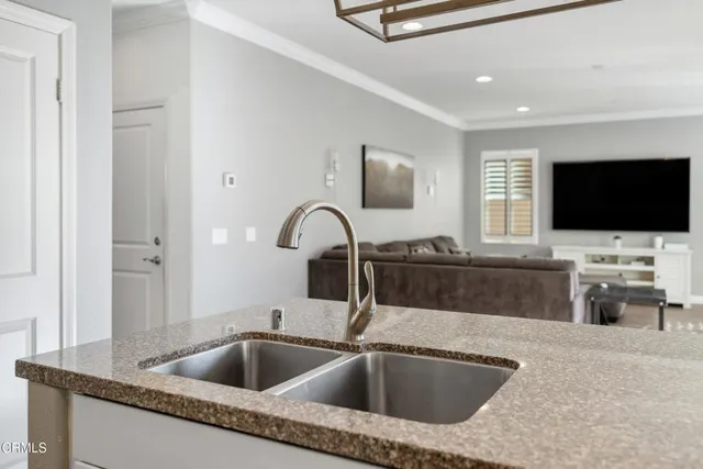 $939,900 | 668 Whalen Way, Oxnard, CA 93036