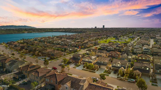 $939,900 | 668 Whalen Way, Oxnard, CA 93036