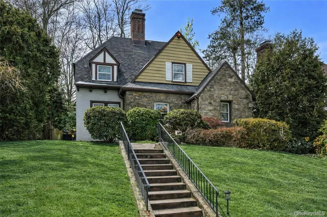 $1,150,000 | 18 Bailey Place, New Rochelle, NY 10801