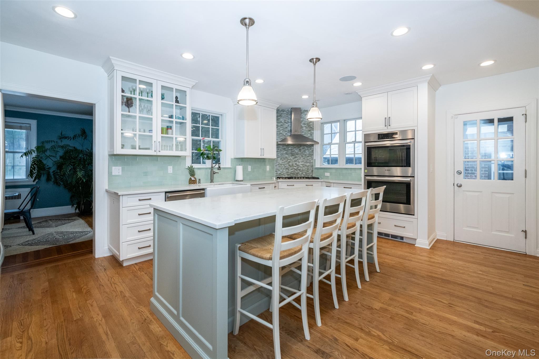 18 Bailey Place New Rochelle, NY 10801 - Photo 3 of 24