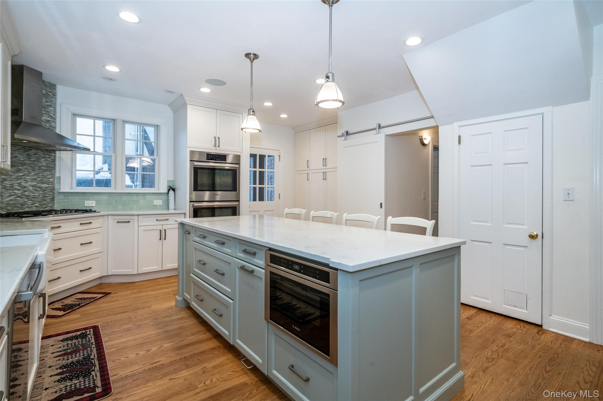 18 Bailey Place New Rochelle, NY 10801 - Photo 4 of 24