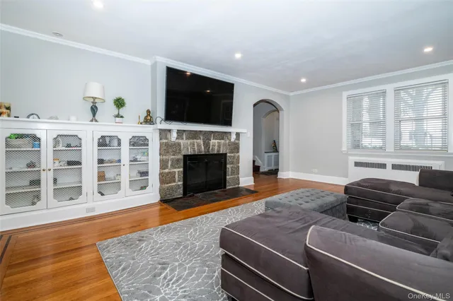 $1,150,000 | 18 Bailey Place, New Rochelle, NY 10801