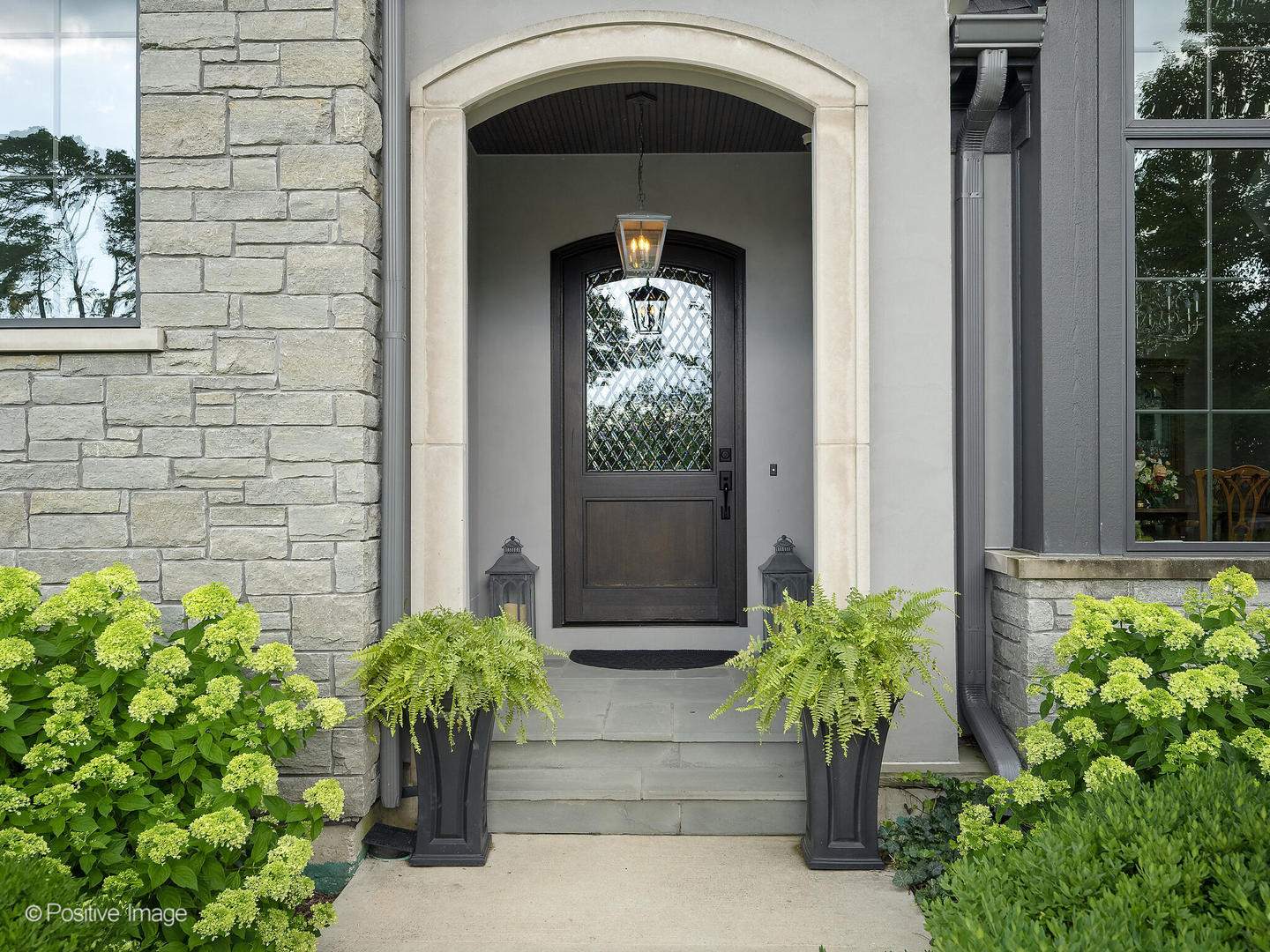 1561 Hawthorne Lane Wheaton, IL 60189 - Photo 5 of 47