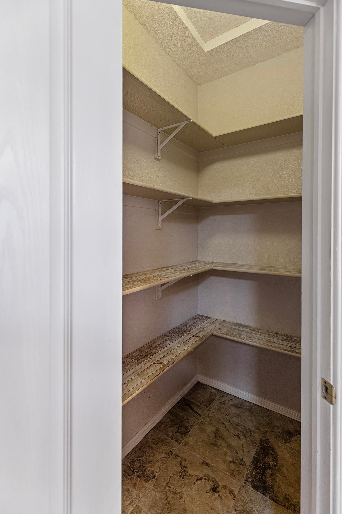 304 Bosque Alamogordo, NM 88310 - Photo 14 of 45 Gallery Image 14