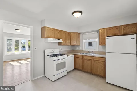 $500,000 | 909 First Street, Rockville, MD 20850