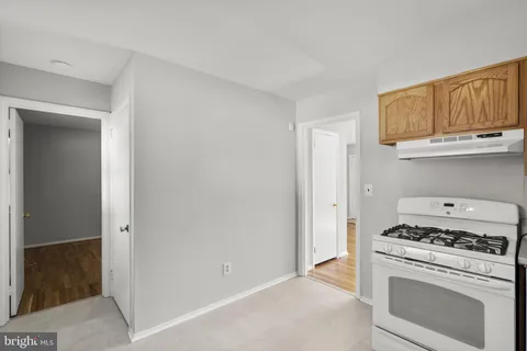 $500,000 | 909 First Street, Rockville, MD 20850