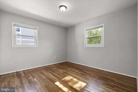 $500,000 | 909 First Street, Rockville, MD 20850