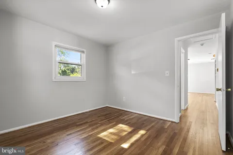 $500,000 | 909 First Street, Rockville, MD 20850