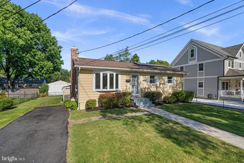$500,000 | 909 First Street, Rockville, MD 20850